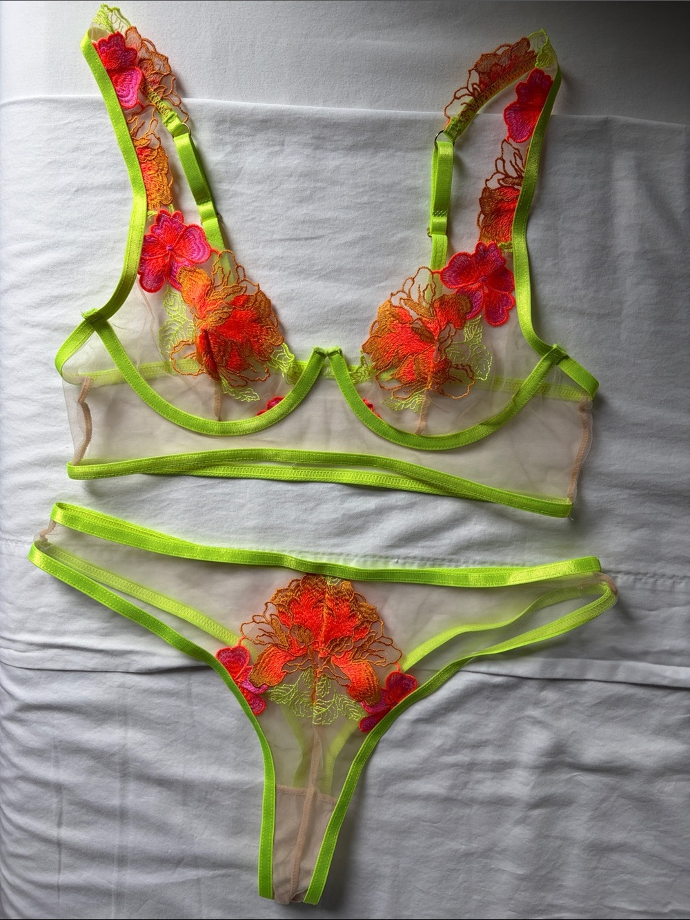 Brand NEW Neon Lime Floral Embroidered Sheer Bra & Thong Set Sz L (36C)